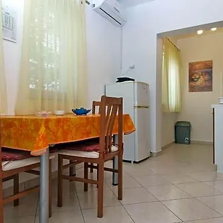 1282 Szálloda Fažana