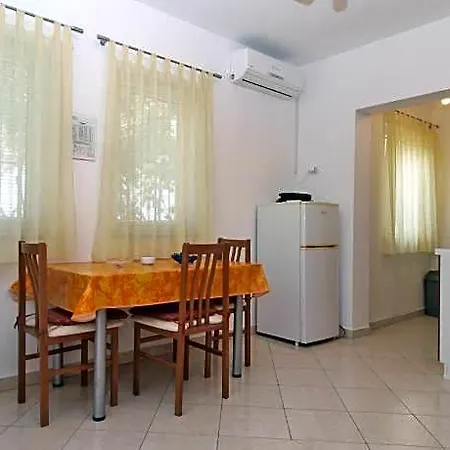 1282 Szálloda 4*